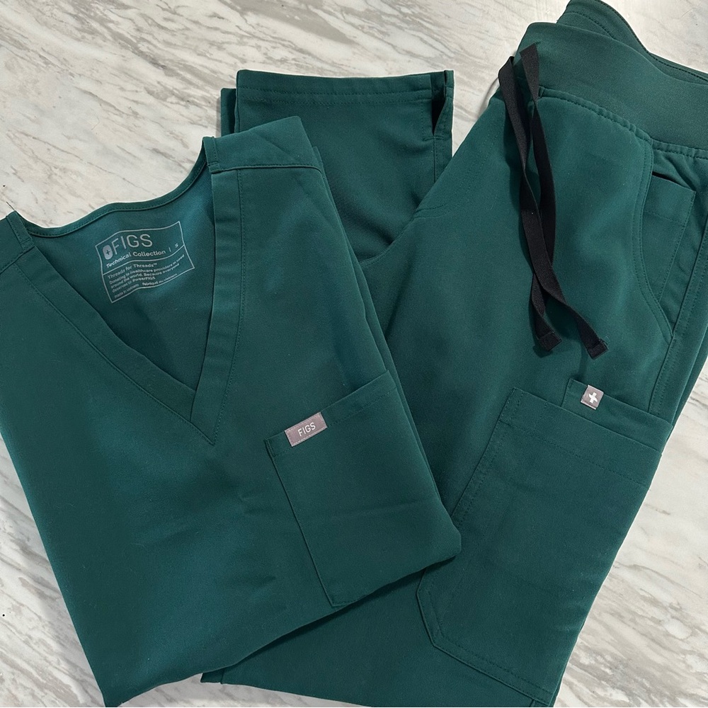 Figs Scrub Set